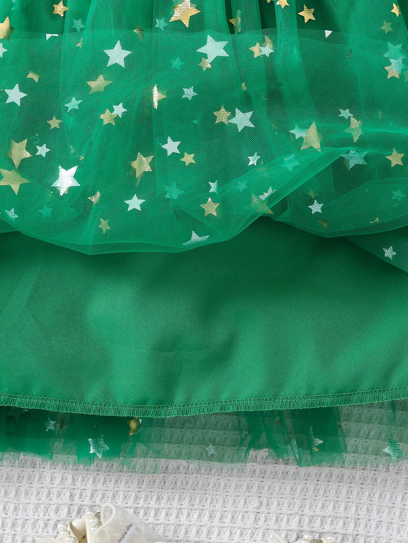 Girls' summer fashion and simplicity: five-pointed star printed cake dress, princess mesh puffy dress, cute halter dress