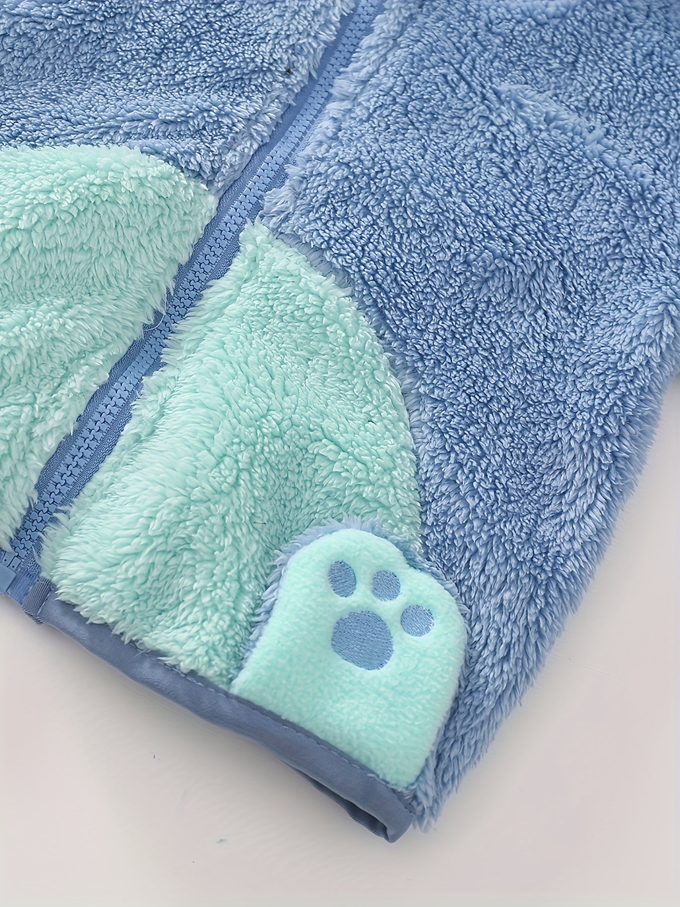 [Soft Warm Winter Coat] Boys' & Girls' Fleece Jacket - Soft Warm Winter Coat with Hood, Zipper Closure, Plush Bear Face & Paw Print Design, Soft Light -Friendly Fabric for Boys & Girls, Winter Clothes For Boys, Winter Clothes