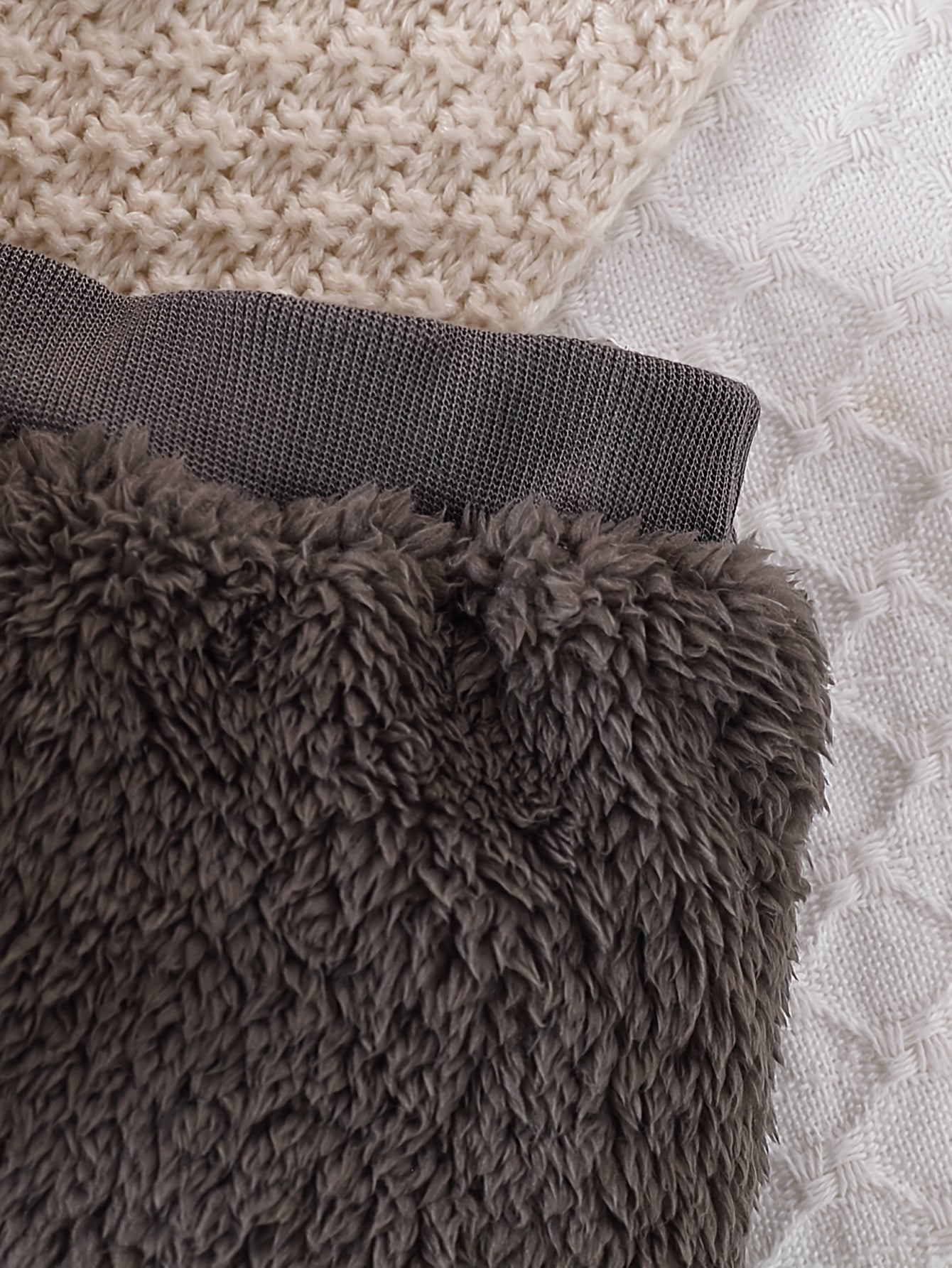 1 Set JOPGEEY 2pcs Baby Boys' Winter Outfit, Cute Cartoon Embroidery Fleece Warm Ribbed Crew Neck Long Sleeve Pullover Top and Plush Warm Cuffed Long Pants, Polyester Knitwear, for Outdoor