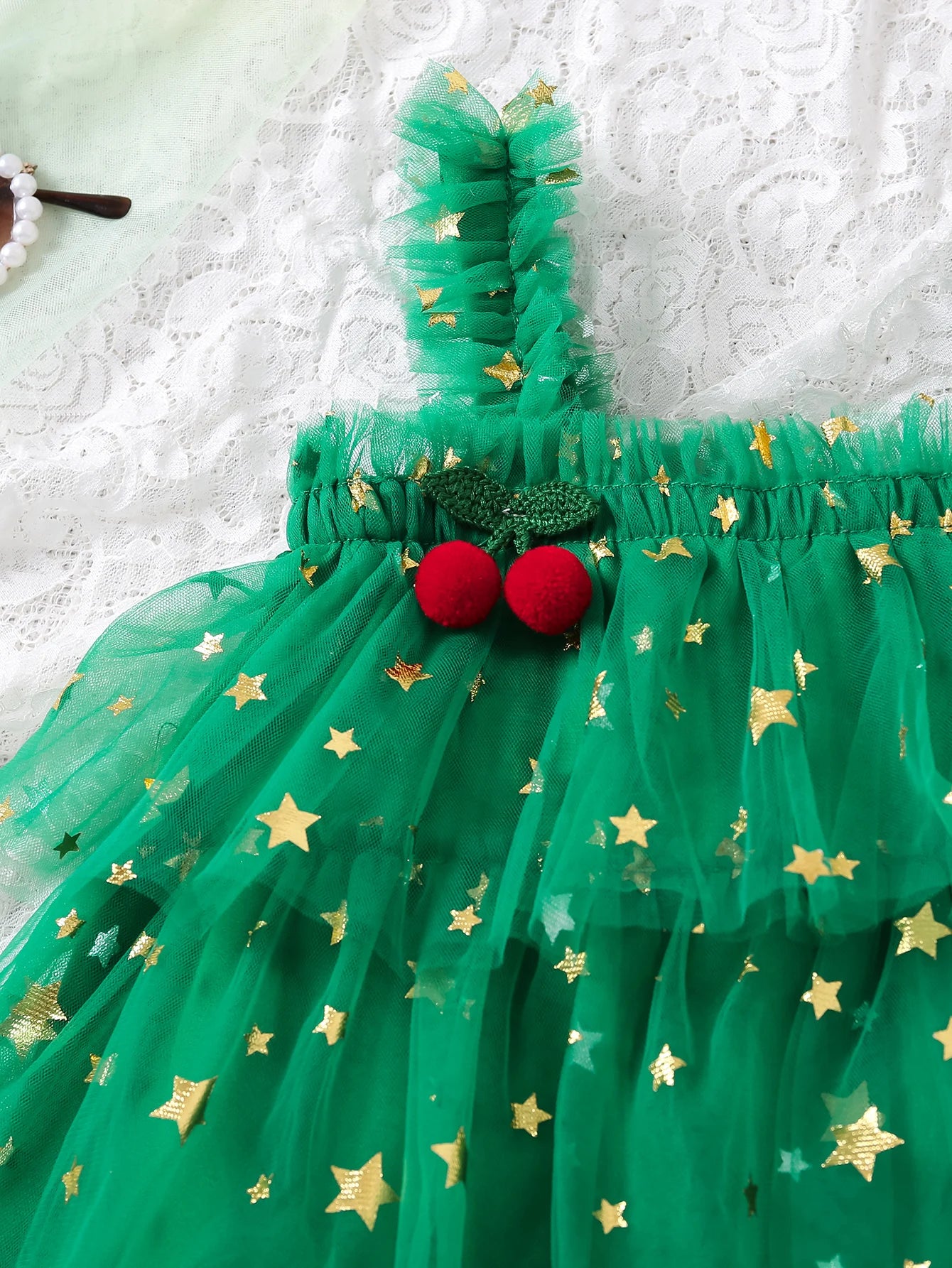 Girls' summer fashion and simplicity: five-pointed star printed cake dress, princess mesh puffy dress, cute halter dress