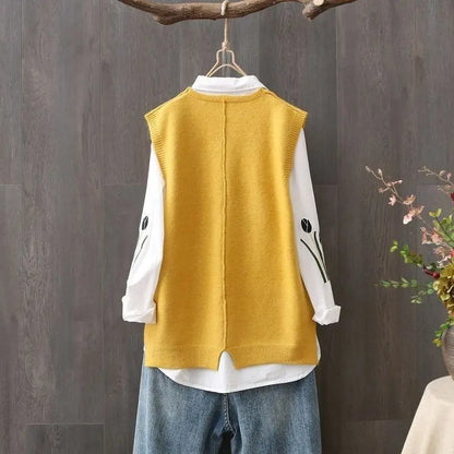 2023 Spring and Autumn New Korean V-neck Knitted Tank Top for Women's Casual Loose Sleeveless Age Reducing Top