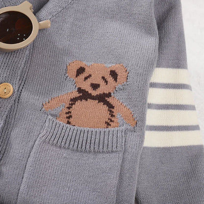 Winter Girls' Simple Grey Student Suit with Teddy Bear Print Pocket V-neck Cardigan and Solid Color Pleated Skirt Two-piece Sets