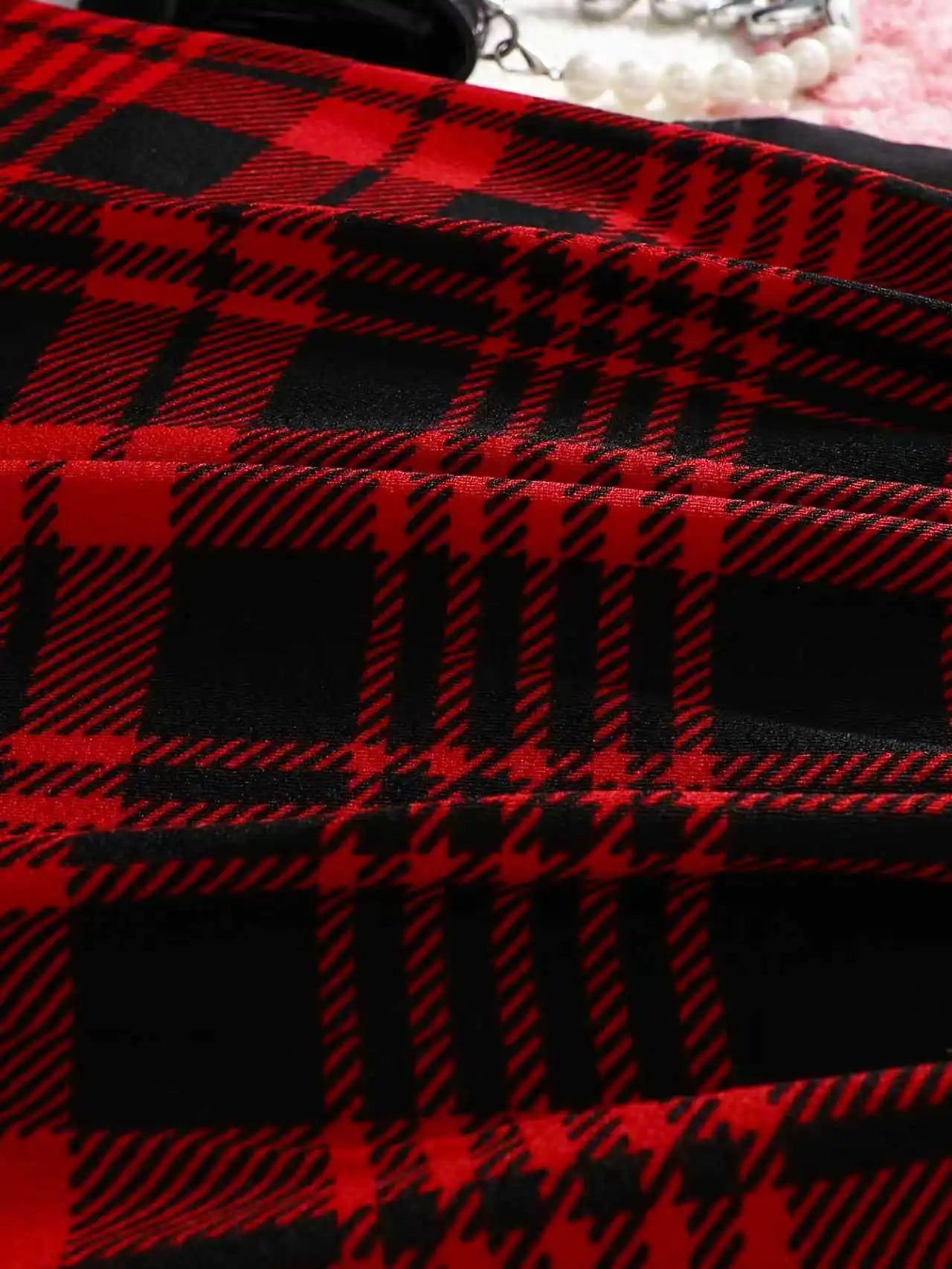 Girls' Autumn and Winter Casual Fashion Knitted Round Neck Ribbed Horn Sleeve Plaid Dress Campus Dress