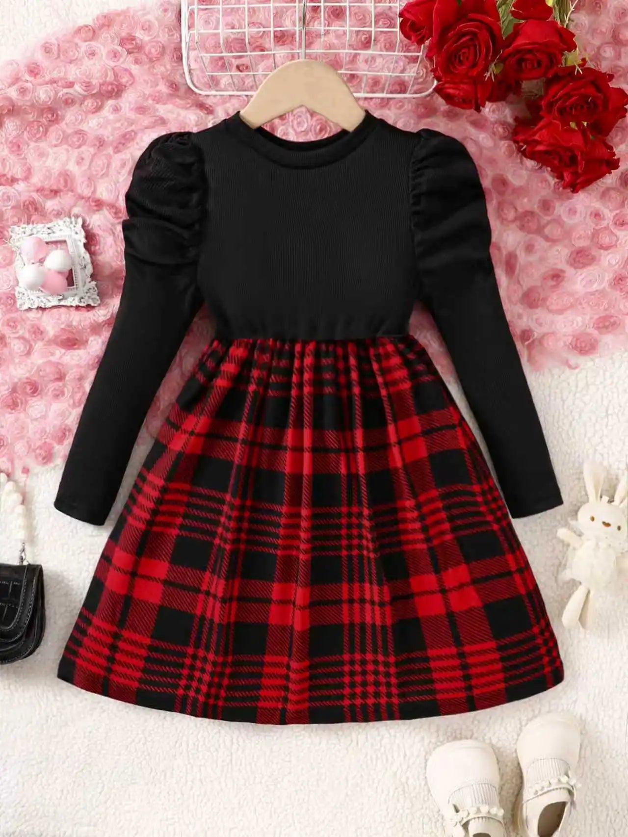 Girls' Autumn and Winter Casual Fashion Knitted Round Neck Ribbed Horn Sleeve Plaid Dress Campus Dress
