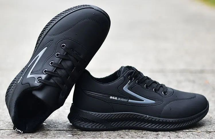 Men's shoes for autumn and winter are waterproof, versatile, anti-slip, sports and casual shoes, and men's low-top running shoes