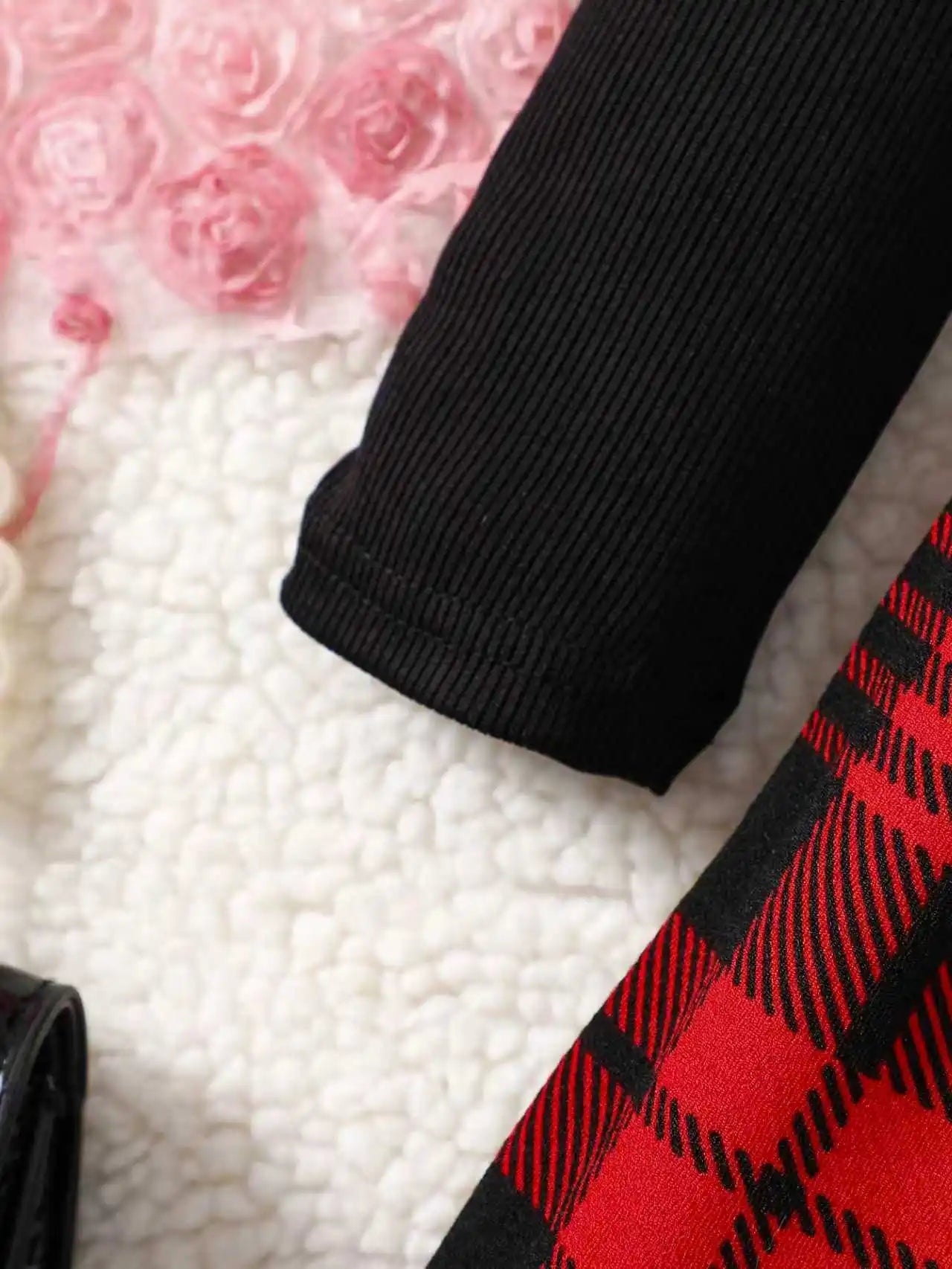 Girls' Autumn and Winter Casual Fashion Knitted Round Neck Ribbed Horn Sleeve Plaid Dress Campus Dress