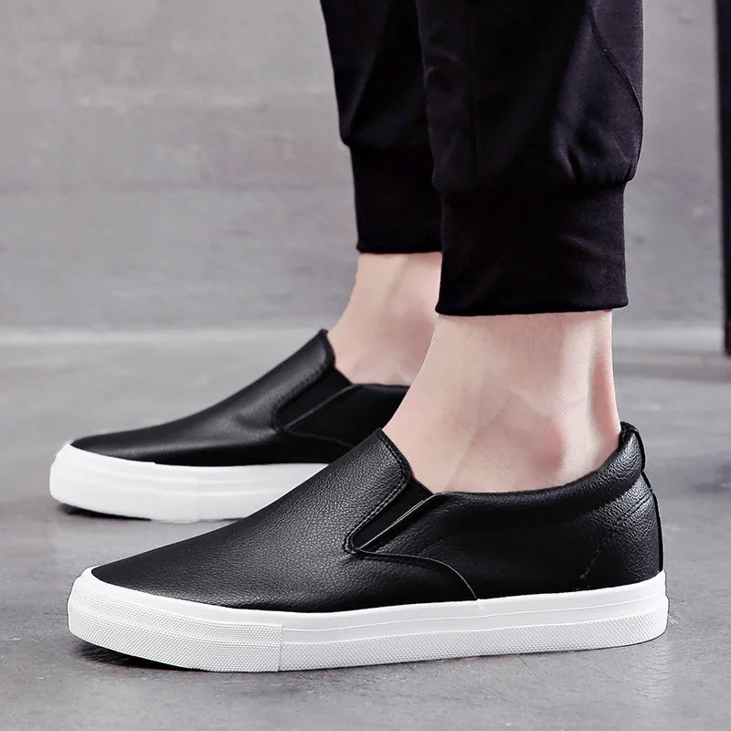 New Shoes for Men Leather Casual Shoes Spring Fashion Concise Flat Shoes 2 Colors Slip-on Loafers