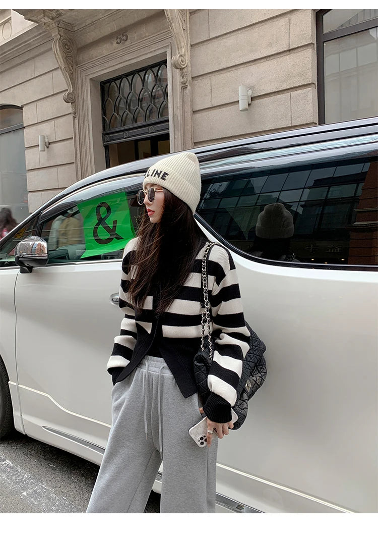 Zjaiss 2025 Autumn Winter Elegance Solid Color V-neck Sweater Knitted Casual Cardigan Unique And Niche Slim Fit Tops