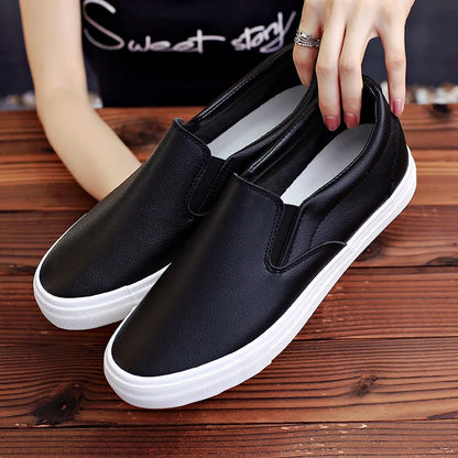 New Shoes for Men Leather Casual Shoes Spring Fashion Concise Flat Shoes 2 Colors Slip-on Loafers