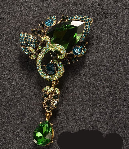 Vintage Court Crystal Pendant Brooch Coat Accessories